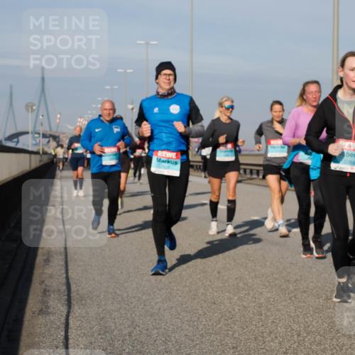 03.10.2025 - Köhlbrandbrückenlauf Fabian Wolf http://msf.ph/oto/9064013 03.10.2025 10:07:13 Position 3 2284 meine-sportfotos.de