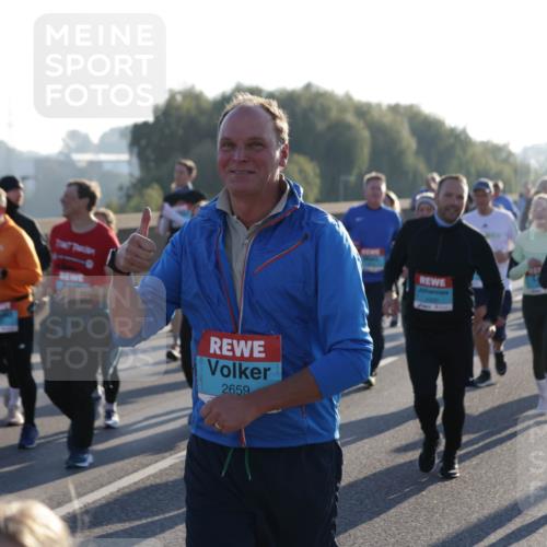 03.10.2025 - Köhlbrandbrückenlauf Jannik Wohlers http://msf.ph/oto/9064016 03.10.2025 09:24:45 Position 3 2659, 2299 meine-sportfotos.de