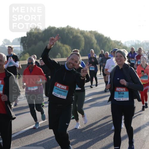 03.10.2025 - Köhlbrandbrückenlauf Jannik Wohlers http://msf.ph/oto/9064024 03.10.2025 09:24:46 Position 3 2468, 2300, 2298 meine-sportfotos.de