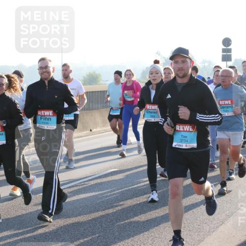 03.10.2025 - Köhlbrandbrückenlauf Lena Gebhardt http://msf.ph/oto/9064089 03.10.2025 09:21:18 Position 1 1667, 1603, 1535, 2, 1469, 3734, 1523 meine-sportfotos.de