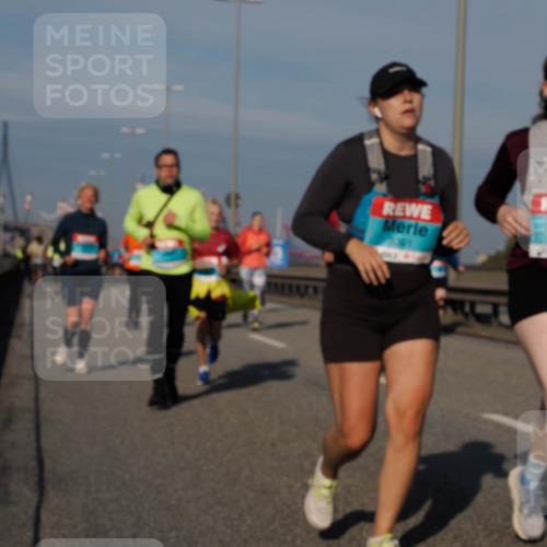 03.10.2025 - Köhlbrandbrückenlauf Fabian Wolf http://msf.ph/oto/9064091 03.10.2025 10:07:18 Position 3 301 meine-sportfotos.de