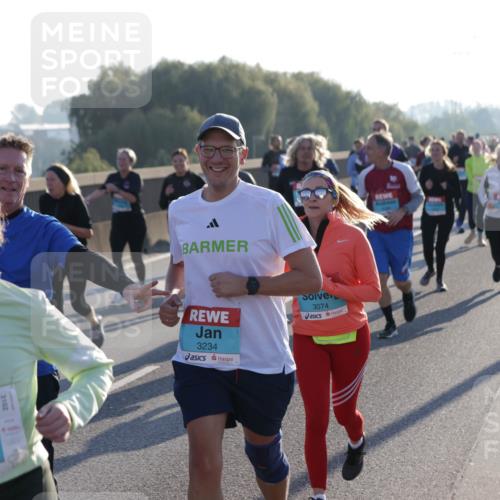 03.10.2025 - Köhlbrandbrückenlauf Jannik Wohlers http://msf.ph/oto/9064096 03.10.2025 09:24:49 Position 3 3102, 3234, 3074 meine-sportfotos.de