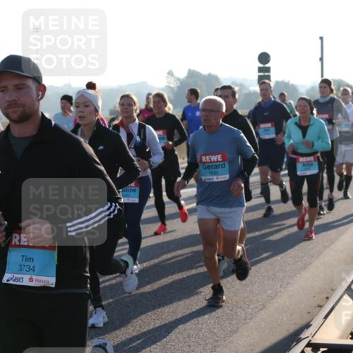 03.10.2025 - Köhlbrandbrückenlauf Lena Gebhardt http://msf.ph/oto/9064107 03.10.2025 09:21:19 Position 1 3734, 1565, 1523 meine-sportfotos.de