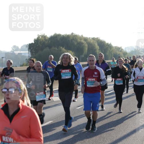 03.10.2025 - Köhlbrandbrückenlauf Jannik Wohlers http://msf.ph/oto/9064116 03.10.2025 09:24:50 Position 3 2397, 3090, 3089, 10, 3088 meine-sportfotos.de