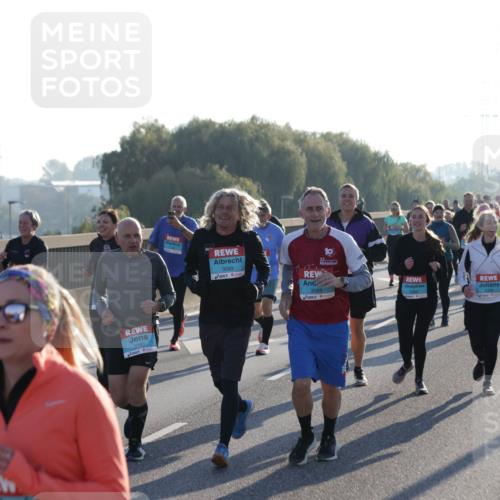 03.10.2025 - Köhlbrandbrückenlauf Jannik Wohlers http://msf.ph/oto/9064118 03.10.2025 09:24:50 Position 3 2397, 3090, 3089 meine-sportfotos.de