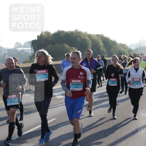 03.10.2025 - Köhlbrandbrückenlauf Jannik Wohlers http://msf.ph/oto/9064121 03.10.2025 09:24:51 Position 3 3090, 3089, 22, 3088, 2289, 2356 meine-sportfotos.de