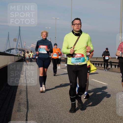 03.10.2025 - Köhlbrandbrückenlauf Fabian Wolf http://msf.ph/oto/9064123 03.10.2025 10:07:19 Position 3 2493, 2618 meine-sportfotos.de
