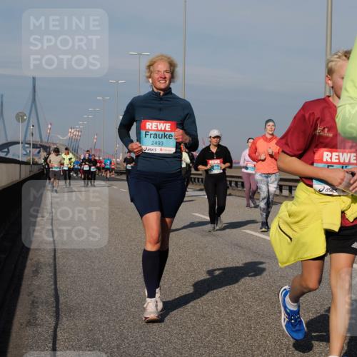 03.10.2025 - Köhlbrandbrückenlauf Fabian Wolf http://msf.ph/oto/9064150 03.10.2025 10:07:21 Position 3 2493 meine-sportfotos.de