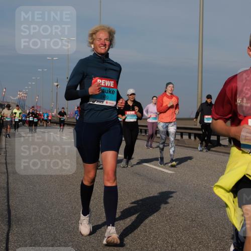 03.10.2025 - Köhlbrandbrückenlauf Fabian Wolf http://msf.ph/oto/9064159 03.10.2025 10:07:21 Position 3 2493, 1425, 36 meine-sportfotos.de