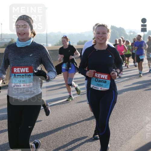 03.10.2025 - Köhlbrandbrückenlauf Lena Gebhardt http://msf.ph/oto/9064203 03.10.2025 09:21:22 Position 1 1438, 1654 meine-sportfotos.de