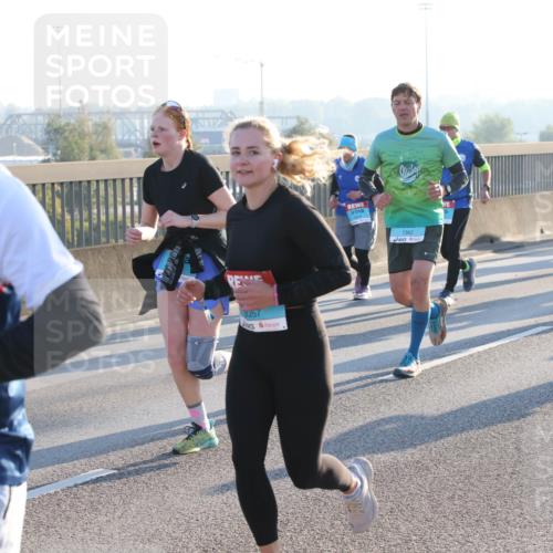 03.10.2025 - Köhlbrandbrückenlauf Lena Gebhardt http://msf.ph/oto/9064234 03.10.2025 09:21:24 Position 1 3166, 3057, 1362 meine-sportfotos.de