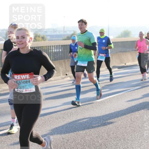 03.10.2025 - Köhlbrandbrückenlauf Lena Gebhardt http://msf.ph/oto/9064238 03.10.2025 09:21:24 Position 1 3057 meine-sportfotos.de