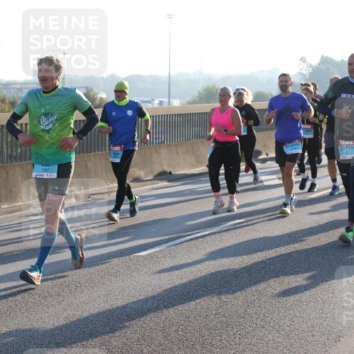 03.10.2025 - Köhlbrandbrückenlauf Lena Gebhardt http://msf.ph/oto/9064246 03.10.2025 09:21:24 Position 1 1362 meine-sportfotos.de