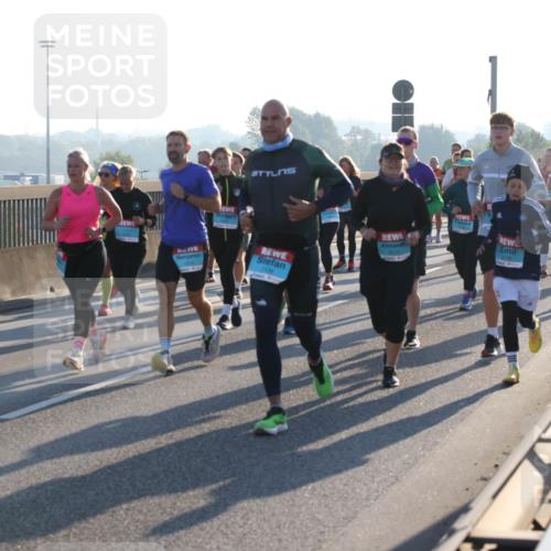 03.10.2025 - Köhlbrandbrückenlauf Lena Gebhardt http://msf.ph/oto/9064259 03.10.2025 09:21:25 Position 1  meine-sportfotos.de