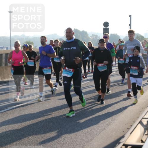 03.10.2025 - Köhlbrandbrückenlauf Lena Gebhardt http://msf.ph/oto/9064261 03.10.2025 09:21:25 Position 1 1212, 3178 meine-sportfotos.de