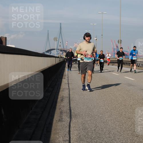 03.10.2025 - Köhlbrandbrückenlauf Fabian Wolf http://msf.ph/oto/9064288 03.10.2025 10:07:29 Position 3 1004 meine-sportfotos.de