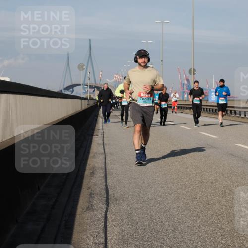 03.10.2025 - Köhlbrandbrückenlauf Fabian Wolf http://msf.ph/oto/9064297 03.10.2025 10:07:30 Position 3 1004 meine-sportfotos.de