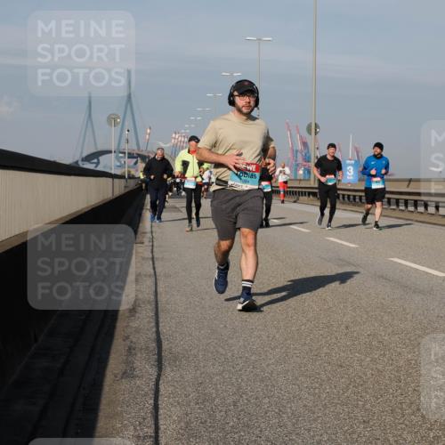 03.10.2025 - Köhlbrandbrückenlauf Fabian Wolf http://msf.ph/oto/9064306 03.10.2025 10:07:30 Position 3 1004, 3 meine-sportfotos.de