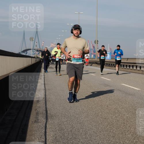 03.10.2025 - Köhlbrandbrückenlauf Fabian Wolf http://msf.ph/oto/9064308 03.10.2025 10:07:30 Position 3 1004 meine-sportfotos.de
