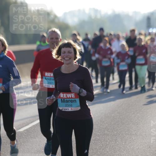 03.10.2025 - Köhlbrandbrückenlauf Jannik Wohlers http://msf.ph/oto/9064315 03.10.2025 09:25:11 Position 3 2258, 2321, 2316 meine-sportfotos.de