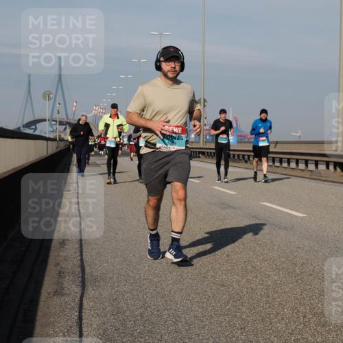 03.10.2025 - Köhlbrandbrückenlauf Fabian Wolf http://msf.ph/oto/9064317 03.10.2025 10:07:31 Position 3 1004 meine-sportfotos.de