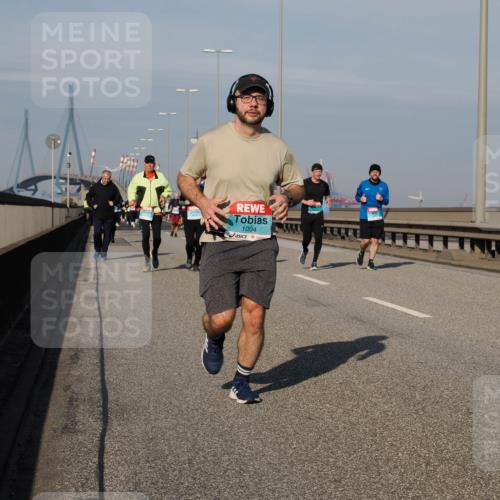 03.10.2025 - Köhlbrandbrückenlauf Fabian Wolf http://msf.ph/oto/9064323 03.10.2025 10:07:31 Position 3 1004 meine-sportfotos.de