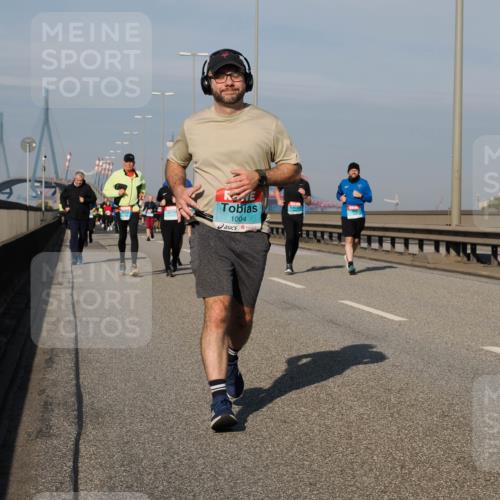 03.10.2025 - Köhlbrandbrückenlauf Fabian Wolf http://msf.ph/oto/9064327 03.10.2025 10:07:31 Position 3 1004 meine-sportfotos.de