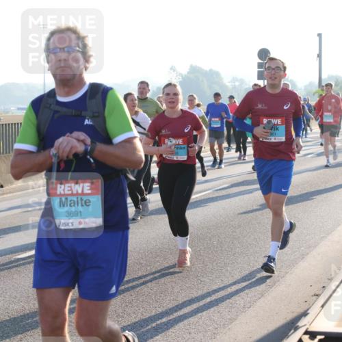 03.10.2025 - Köhlbrandbrückenlauf Lena Gebhardt http://msf.ph/oto/9064362 03.10.2025 09:21:30 Position 1 3691, 18, 901 meine-sportfotos.de