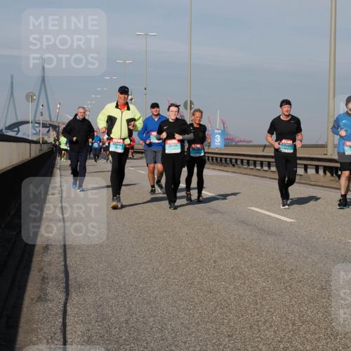 03.10.2025 - Köhlbrandbrückenlauf Fabian Wolf http://msf.ph/oto/9064365 03.10.2025 10:07:34 Position 3 3443, 3441 meine-sportfotos.de