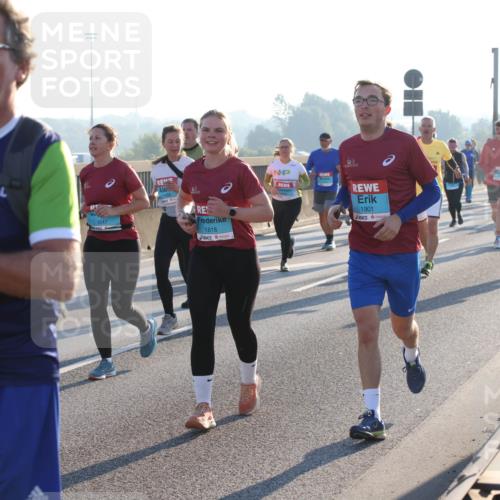 03.10.2025 - Köhlbrandbrückenlauf Lena Gebhardt http://msf.ph/oto/9064373 03.10.2025 09:21:30 Position 1 3691, 1647, 1455, 1818, 1901 meine-sportfotos.de