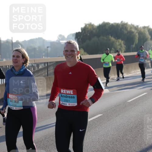 03.10.2025 - Köhlbrandbrückenlauf Jannik Wohlers http://msf.ph/oto/9064374 03.10.2025 09:25:15 Position 3 3389, 2258, 2321 meine-sportfotos.de