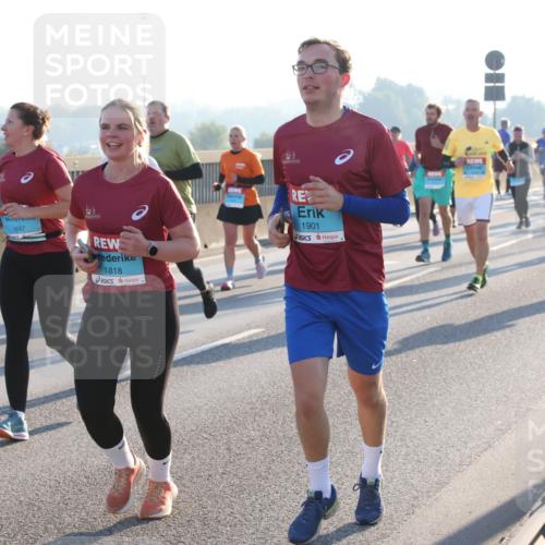 03.10.2025 - Köhlbrandbrückenlauf Lena Gebhardt http://msf.ph/oto/9064396 03.10.2025 09:21:31 Position 1 1647, 1818, 1901 meine-sportfotos.de