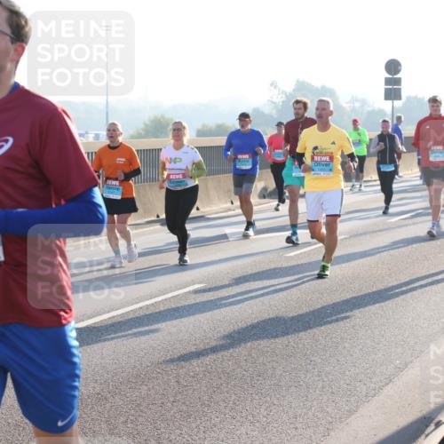 03.10.2025 - Köhlbrandbrückenlauf Lena Gebhardt http://msf.ph/oto/9064416 03.10.2025 09:21:31 Position 1 1501 meine-sportfotos.de