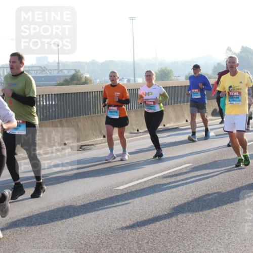 03.10.2025 - Köhlbrandbrückenlauf Lena Gebhardt http://msf.ph/oto/9064418 03.10.2025 09:21:32 Position 1 1665 meine-sportfotos.de