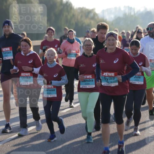 03.10.2025 - Köhlbrandbrückenlauf Jannik Wohlers http://msf.ph/oto/9064419 03.10.2025 09:25:19 Position 3 3351, 1880, 2085, 2086, 478, 2465 meine-sportfotos.de