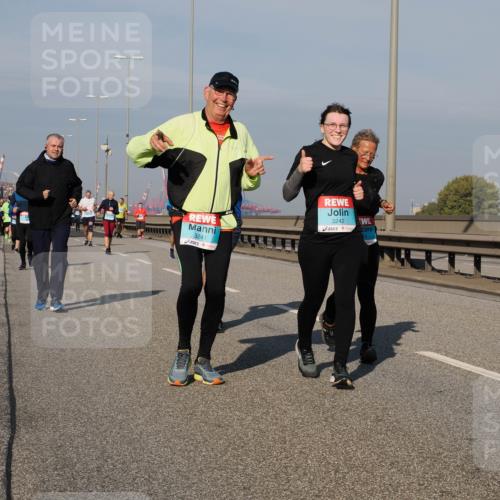 03.10.2025 - Köhlbrandbrückenlauf Fabian Wolf http://msf.ph/oto/9064440 03.10.2025 10:07:37 Position 3 3241, 3242 meine-sportfotos.de