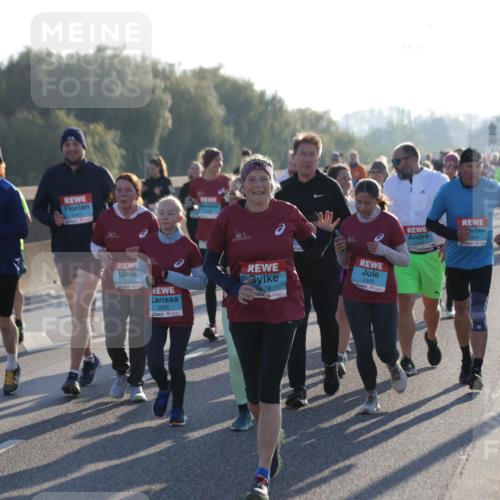 03.10.2025 - Köhlbrandbrückenlauf Jannik Wohlers http://msf.ph/oto/9064441 03.10.2025 09:25:20 Position 3 2212, 2351, 1880, 2085, 478, 2465, 3393 meine-sportfotos.de