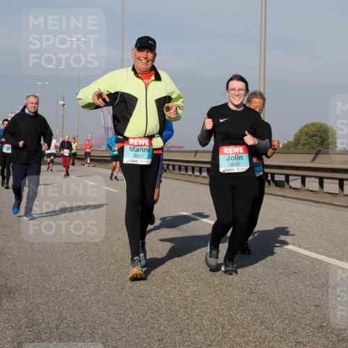 03.10.2025 - Köhlbrandbrückenlauf Fabian Wolf http://msf.ph/oto/9064444 03.10.2025 10:07:37 Position 3 200, 3241, 3242 meine-sportfotos.de