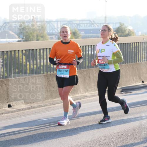 03.10.2025 - Köhlbrandbrückenlauf Lena Gebhardt http://msf.ph/oto/9064445 03.10.2025 09:21:33 Position 1 2147, 3339, 1922 meine-sportfotos.de