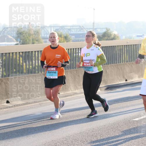 03.10.2025 - Köhlbrandbrückenlauf Lena Gebhardt http://msf.ph/oto/9064447 03.10.2025 09:21:33 Position 1 3339, 2147, 1922, 3177 meine-sportfotos.de