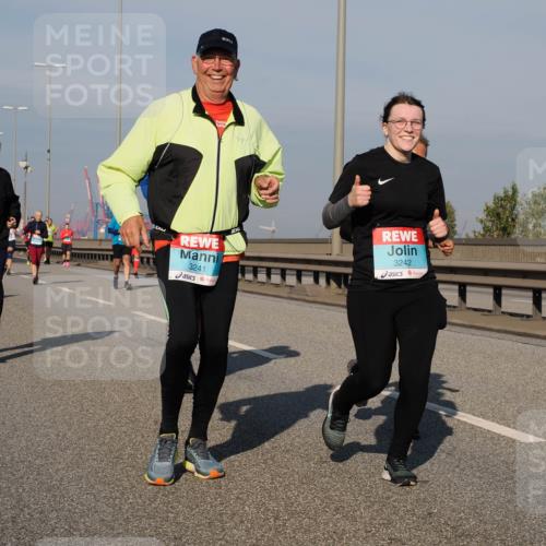 03.10.2025 - Köhlbrandbrückenlauf Fabian Wolf http://msf.ph/oto/9064460 03.10.2025 10:07:38 Position 3 2, 3241, 3242 meine-sportfotos.de