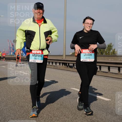 03.10.2025 - Köhlbrandbrückenlauf Fabian Wolf http://msf.ph/oto/9064465 03.10.2025 10:07:38 Position 3 2, 3241, 3242 meine-sportfotos.de