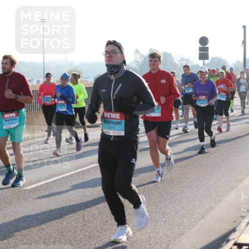 03.10.2025 - Köhlbrandbrückenlauf Lena Gebhardt http://msf.ph/oto/9064468 03.10.2025 09:21:34 Position 1 3176, 3177, 1871 meine-sportfotos.de