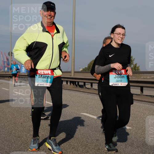 03.10.2025 - Köhlbrandbrückenlauf Fabian Wolf http://msf.ph/oto/9064470 03.10.2025 10:07:38 Position 3 3241, 3242 meine-sportfotos.de