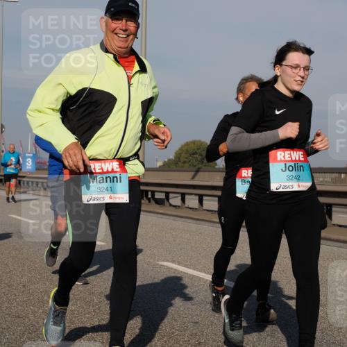 03.10.2025 - Köhlbrandbrückenlauf Fabian Wolf http://msf.ph/oto/9064475 03.10.2025 10:07:38 Position 3 3, 2, 3241, 3242 meine-sportfotos.de