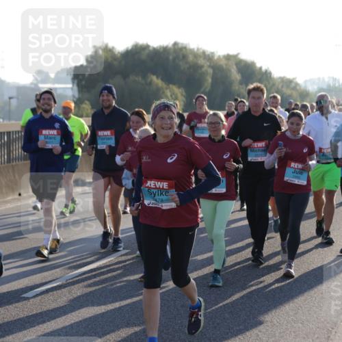 03.10.2025 - Köhlbrandbrückenlauf Jannik Wohlers http://msf.ph/oto/9064482 03.10.2025 09:25:21 Position 3 2212, 478, 2511, 2465 meine-sportfotos.de