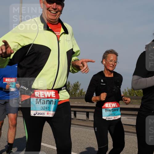 03.10.2025 - Köhlbrandbrückenlauf Fabian Wolf http://msf.ph/oto/9064488 03.10.2025 10:07:39 Position 3 09, 3241, 00, 2574, 3242 meine-sportfotos.de
