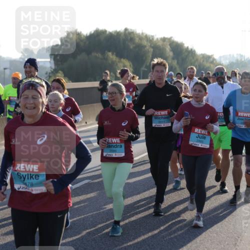 03.10.2025 - Köhlbrandbrückenlauf Jannik Wohlers http://msf.ph/oto/9064495 03.10.2025 09:25:22 Position 3 2371, 478, 2086, 2511, 2465 meine-sportfotos.de