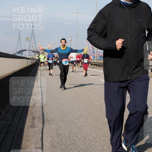 03.10.2025 - Köhlbrandbrückenlauf Fabian Wolf http://msf.ph/oto/9064515 03.10.2025 10:07:41 Position 3  meine-sportfotos.de