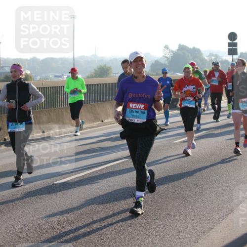 03.10.2025 - Köhlbrandbrückenlauf Lena Gebhardt http://msf.ph/oto/9064517 03.10.2025 09:21:37 Position 1 2949, 2986, 1485 meine-sportfotos.de